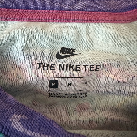 Men’s Medium Vintage Nike Tee - Picture 3 of 3
